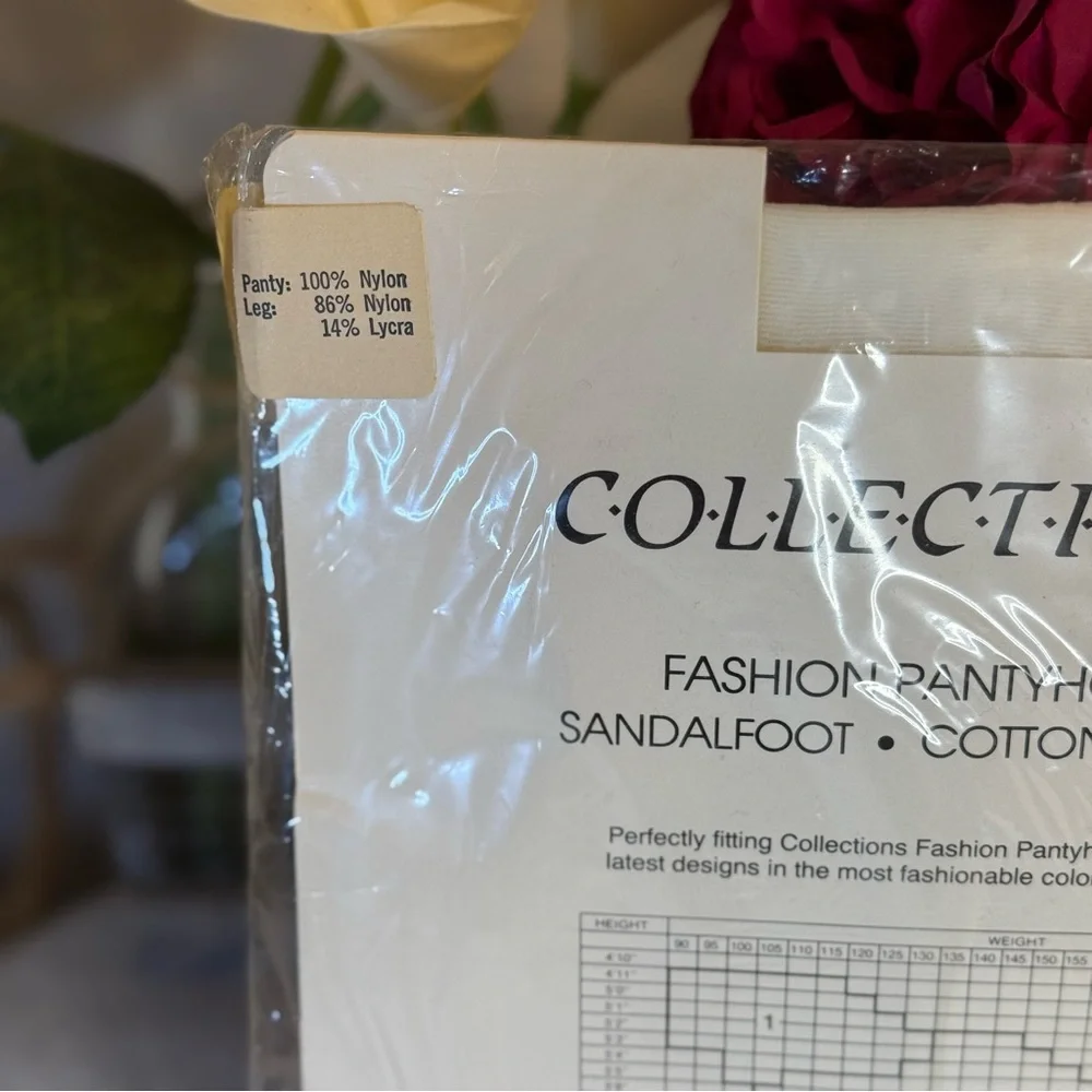 Lamonts Vintage Pantyhose‎ White Size C Mini Dots. Sandalfoot PNW